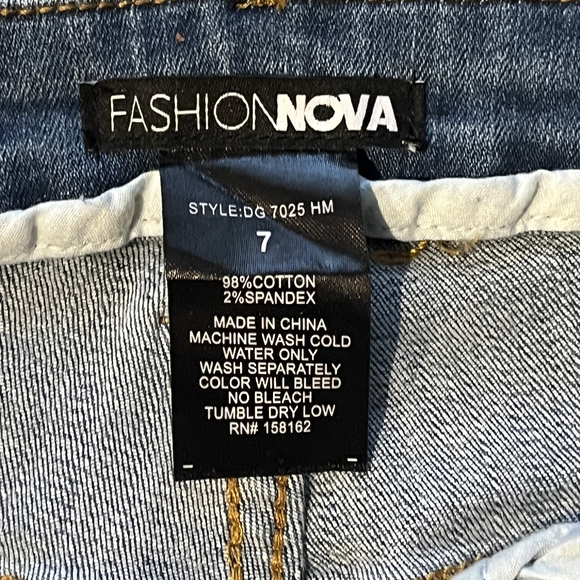 Fashion Nova Jeans Women's Size 7 Straight Leg Bootcut Distressed Stretch - Picture 5 of 7